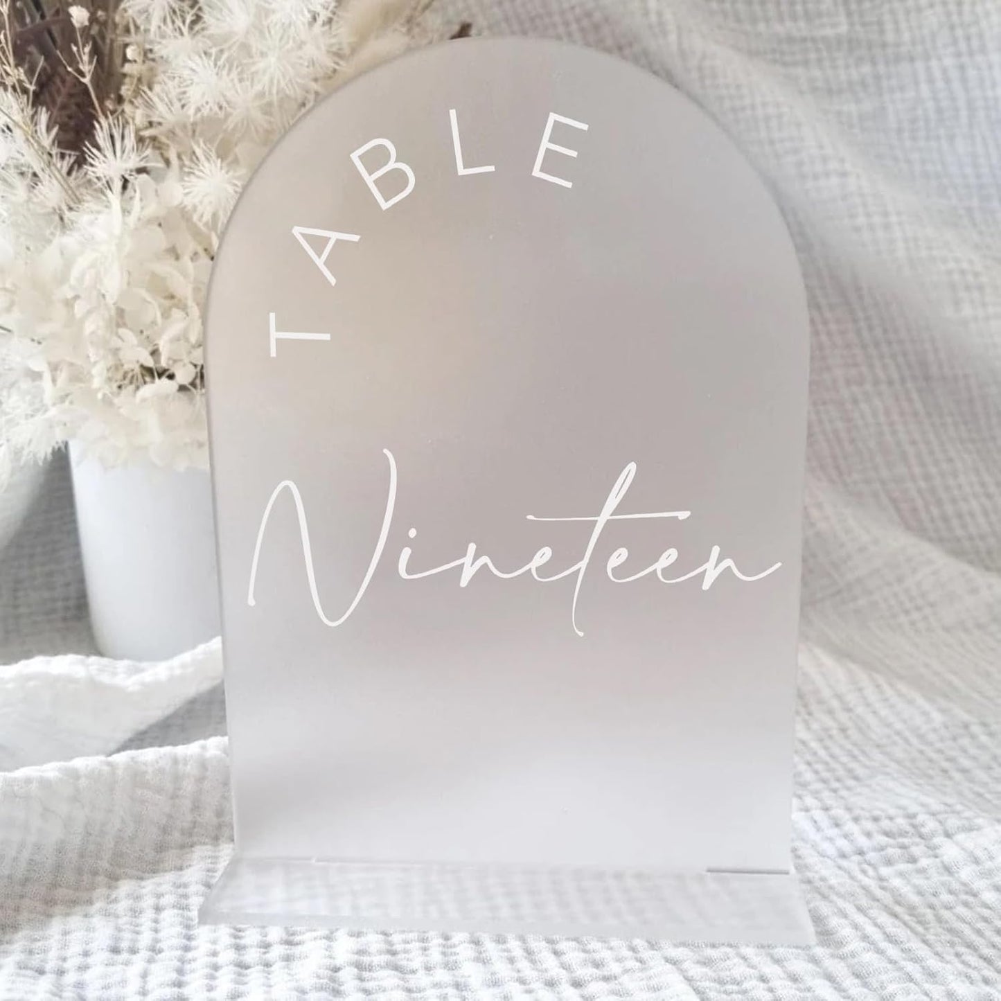JINMURY Frosted Arch Wedding Table Numbers 1-20 with Stands, 5x7 Inch Frosted Arch Acrylic Sign with White Letters, Arched Acrylic Table Numbers for Wedding Reception