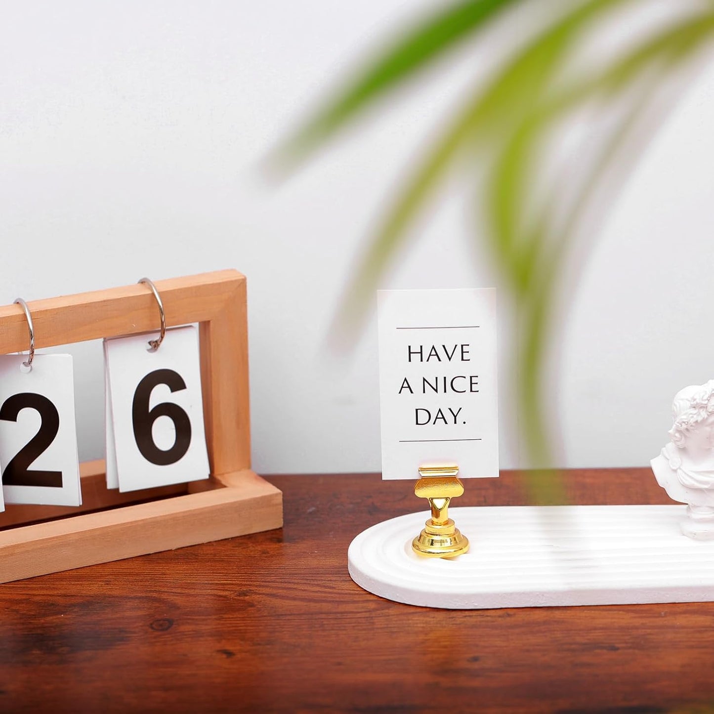 Urban Deco 16 Pieces Table Card Holder Place Card Holders 1.7 inches Gold Steel Card Holders for Photos, Food Signs, Memo Notes, Weddings, Restaurants, Birthdays. (Gold)