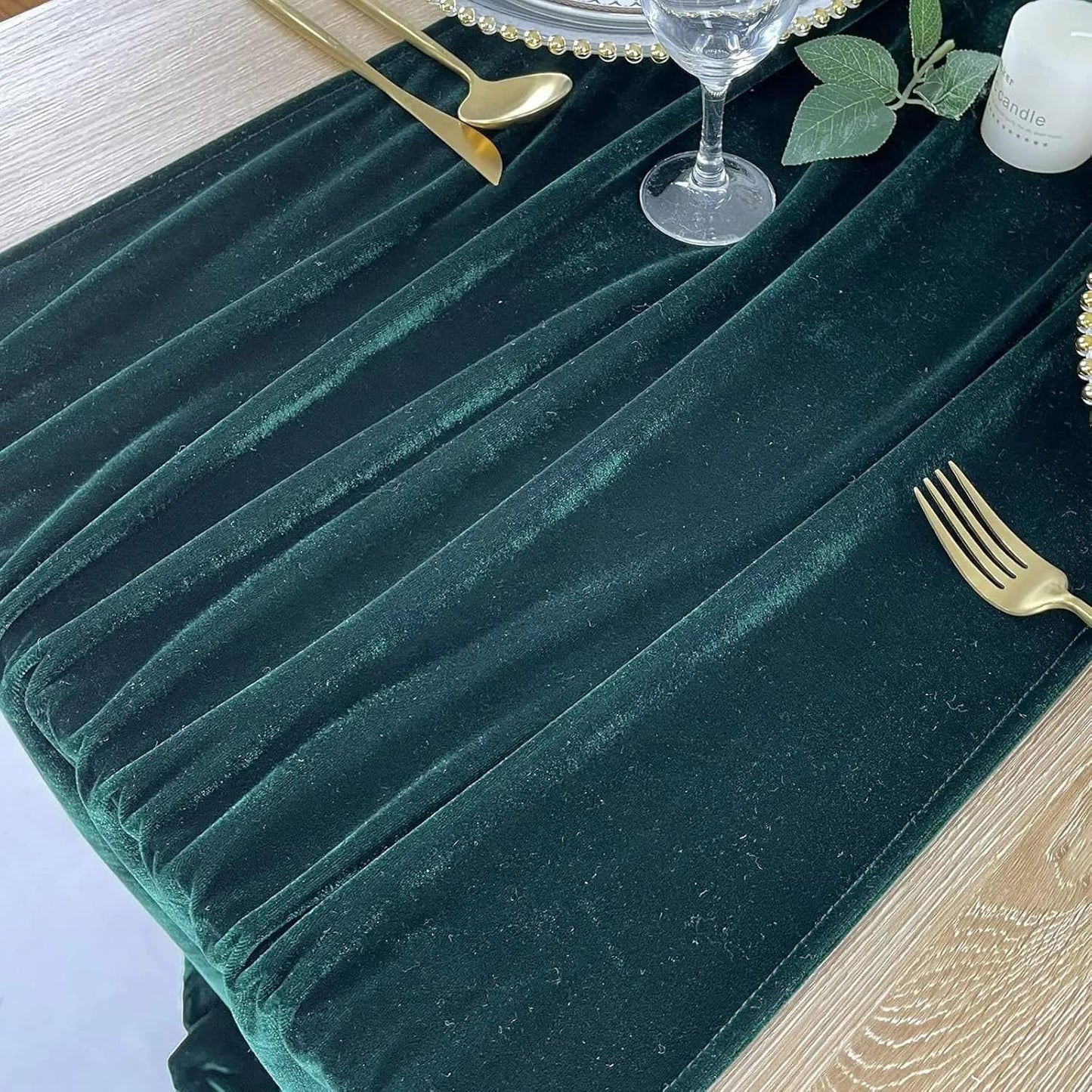 Luxurious Velvet Table Runner, 10ft Wedding Reception Decorations, 20x120inch Soft Velvet Fabric, Table Linen Overlay, Wedding Table Runners (Emerald Green, 20X120inch, 5pack)